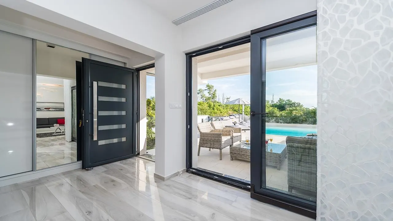 Villa Ana,Luxury Wellness Villa With Heated Pool And Jacuzzi Privlaka