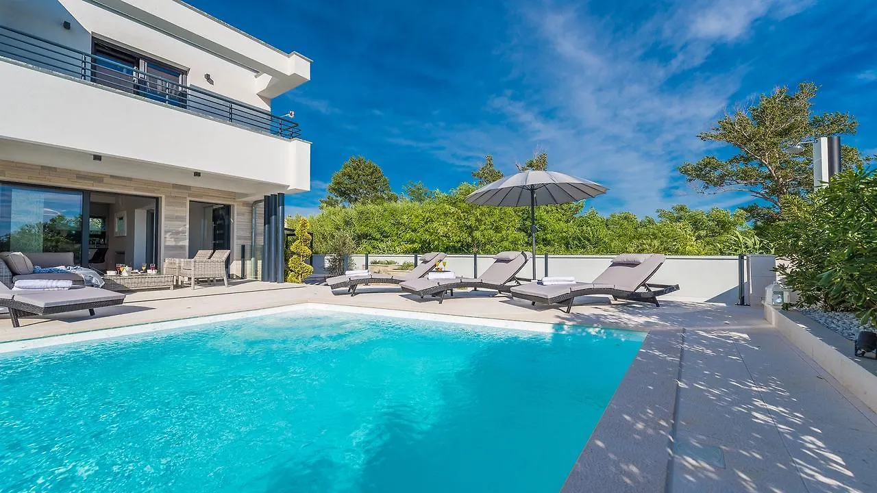 Villa Ana,Luxury Wellness Villa With Heated Pool And Jacuzzi Privlaka