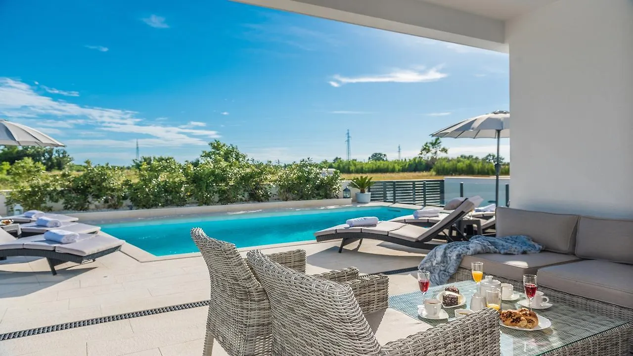 Villa Ana,Luxury Wellness Villa With Heated Pool And Jacuzzi Privlaka   Privlaka (Zadar)