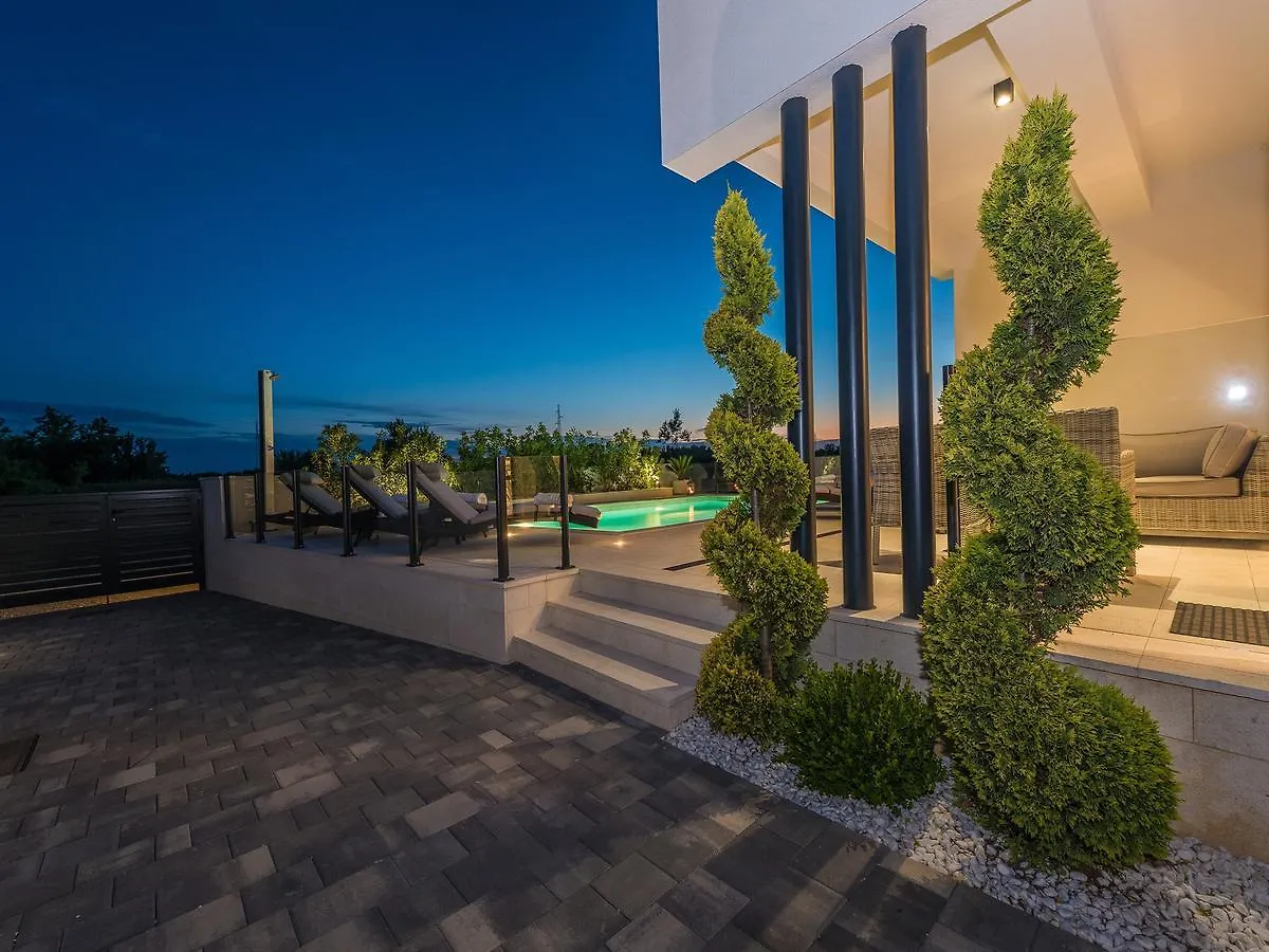 Villa Ana,Luxury Wellness Villa With Heated Pool And Jacuzzi Privlaka