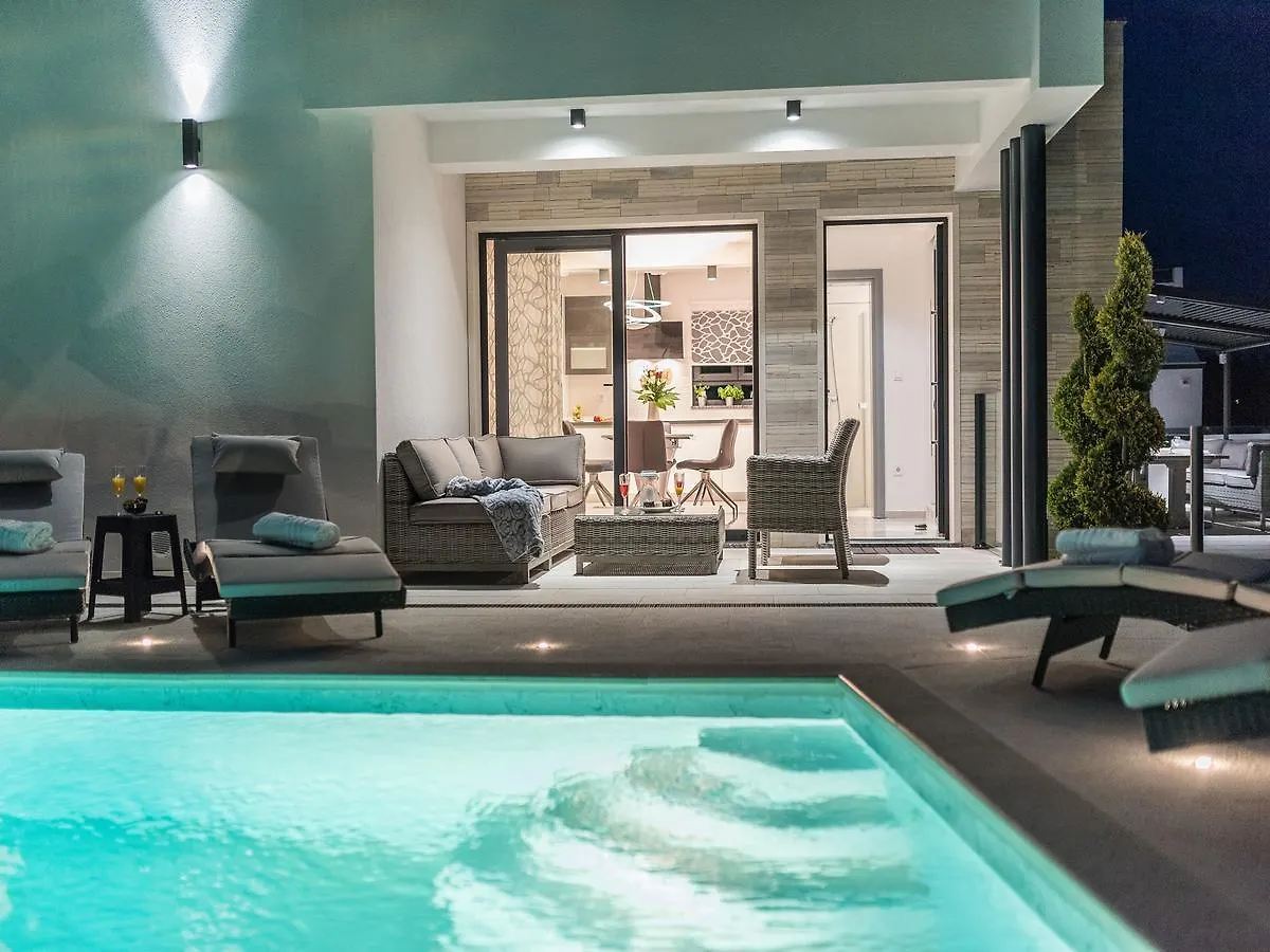 Villa Ana,Luxury Wellness Villa With Heated Pool And Jacuzzi Privlaka   Privlaka (Zadar)