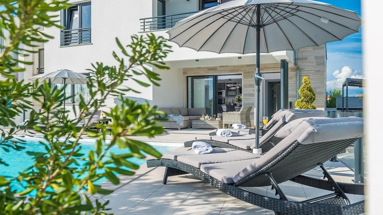 Villa Ana,Luxury Wellness Villa With Heated Pool And Jacuzzi Privlaka  Privlaka (Zadar)