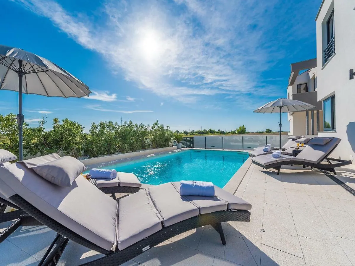 Villa Ana,Luxury Wellness Villa With Heated Pool And Jacuzzi Privlaka  Croatia